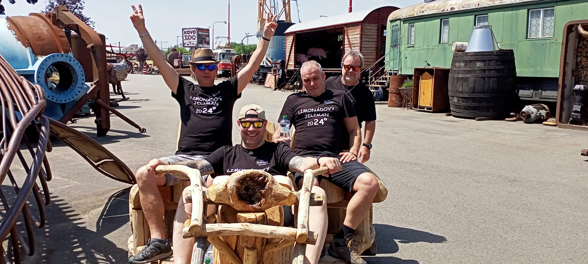 8b6b404e-7e42-4e11-860c-bd8858f9eaba