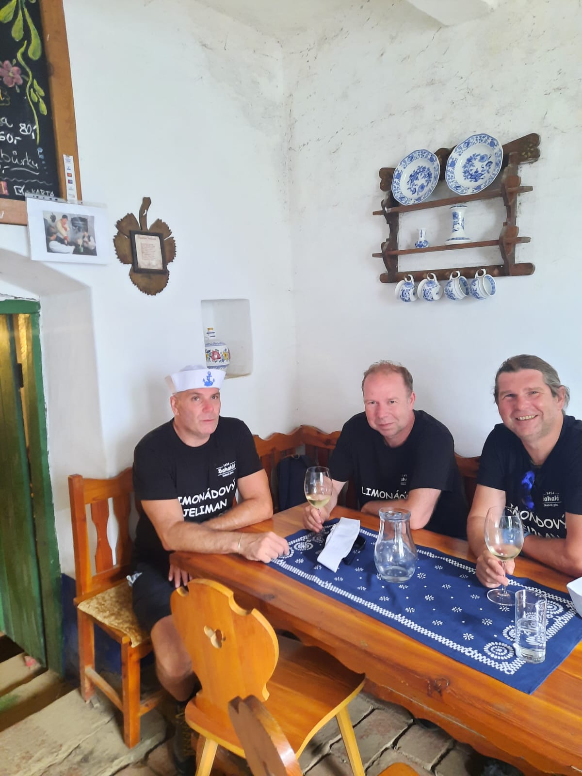 a93ee37c-7626-4c52-8dd3-2cb8d853ddd7