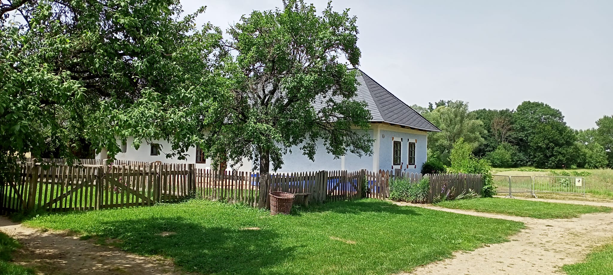 ab306f77-e2c2-492d-8b3b-a23ff2fa2869