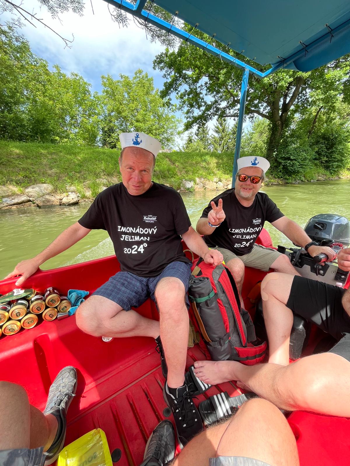 b9ee8db5-a5f9-49a0-bc75-d52594f532e4